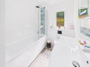 BATHROOM- click for photo gallery
